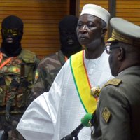Mali armija aizturējusi prezidentu un premjeru