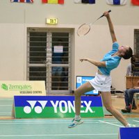 Foto: Jelgavā spēkojas badmintonisti no 18 valstīm