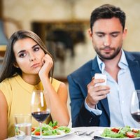 Nekliedz uz viesmīli un atstāj dzeramnaudu: 10 ieteikumi, kā uzvesties restorānā