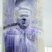 В России задержаны осквернители памятника Ельцину