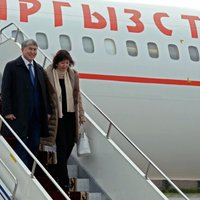 Kirgizstānas prezidents pēc ārstēšanās Maskavā atgriezies dzimtenē