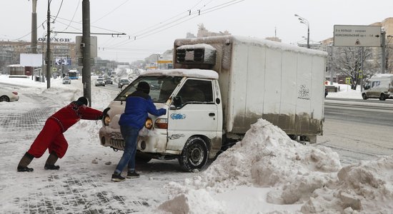 Снегопад в Москве побил почти 70-летний рекорд