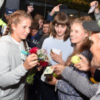Video: Kā Latvijā sagaidīja 'French Open' uzvarētāju Ostapenko