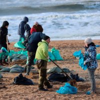 Из-за крушения двух танкеров в Краснодарском крае загрязнены более 40 км побережья