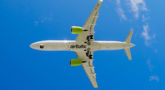 'airBaltic' lidojumos būs pieejams 'SpaceX Starlink' internets; biļetes tāpēc nebūs dārgākas (plkst. 12.05)