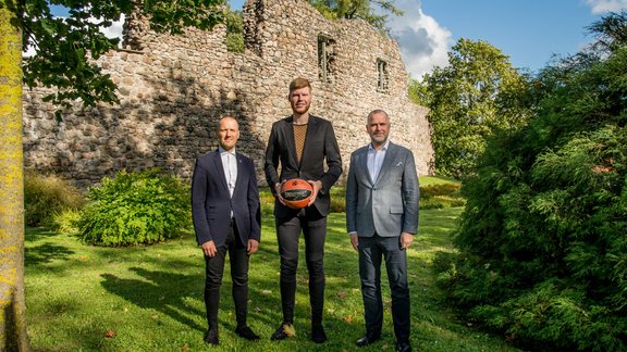 Dibinās Bertānu Valmieras basketbola skolu - 4