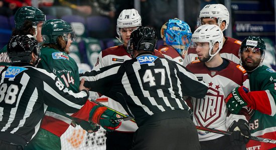 Sezonas sensācija: Rīgas 'Dinamo' viesos pieveic KHL spēcīgāko komandu