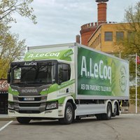 'Scania' nodod klientam pirmo elektrisko kravas automašīnu Baltijā