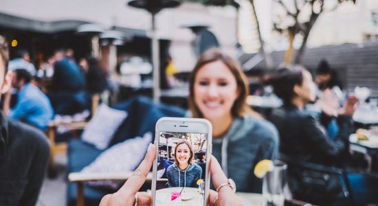 Посмотреть правде в глаза: почему мы так часто не нравимся себе на фотографиях?