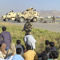 Laikraksts: CIP direktors Kabulā ticies ar talibiem