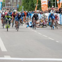 Foto: Dramatiskais 'Tour of Estonia' velobrauciena pirmā posma finišs