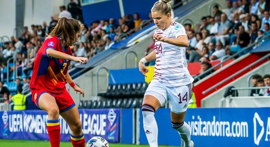 Miksones 'hat-trick' sarūpē Latvijas futbolistēm pirmo uzvaru UEFA Nāciju līgā