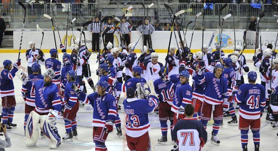 Ņujorkas 'Rangers' uzvar arī Bratislavā