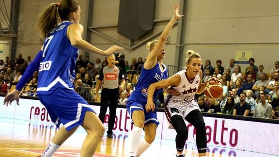 Latvijas sieviešu basketbola izlase pirms došanās uz Pasaules kausa izcīņu apspēlē Grieķiju