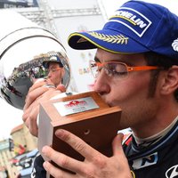Tjerī Nevils Sardīnijā izcīna otro WRC uzvaru karjerā