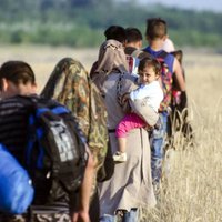 Bēgļi Latvijā: KM gatava nodrošināt valodas mācīšanu; prasa citu ministriju iesaisti
