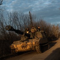 Ukraiņi atkāpušies no diviem ciemiem Avdijivkas virzienā