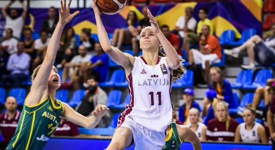 Latvijas U-19 basketbolistes dramatiskā PK astotdaļfinālā nepārraksta Latvijas basketbola vēsturi