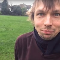 ВИДЕО: Самый несмешной комик из Латвии снова ищет славы на британском шоу талантов