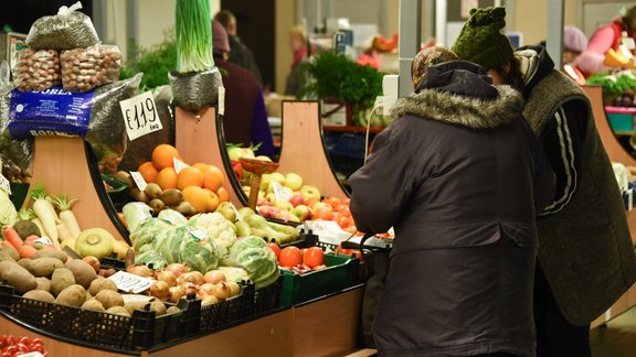 Svētku tirdziņš "Īslaicīgs sniegputenis Āgenskalna tirgū" - 52