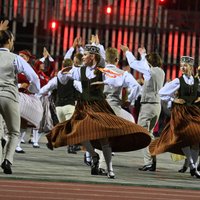Dejotāji uztraukti par Deju svētku mēģinājumiem aizbūvētajā Daugavas stadiona teritorijā