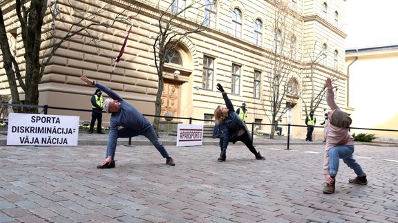 Protests pret Saeimas un valdības lēmumu neatļaut grupu sporta treniņus slēgtās telpās - 5