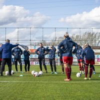 Latvijas futbolistes piedzīvo dramatisku zaudējumu Pasaules kausa kvalifikācijas mačā