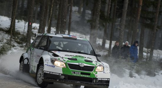 Andreass Mikelsens ar jauno stūrmani Norvēģijā uzvar Ostbergu