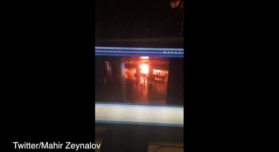 Video: Pirmie kadri no sprādziena mirkļa Stambulas lidostā