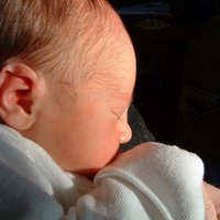 Bez patīkamiem pārsteigumiem – bērnu dzimst arvien mazāk