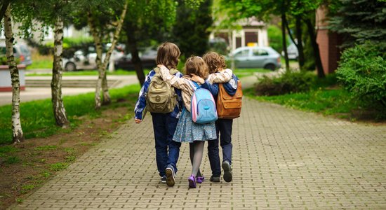 IKVD: trešdaļai izglītojamo ir grūtības komunicēt latviešu valodā ikdienas mācībās