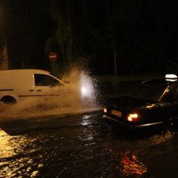 ФОТО: Из-за продолжительного ливня в Риге были затоплены улицы
