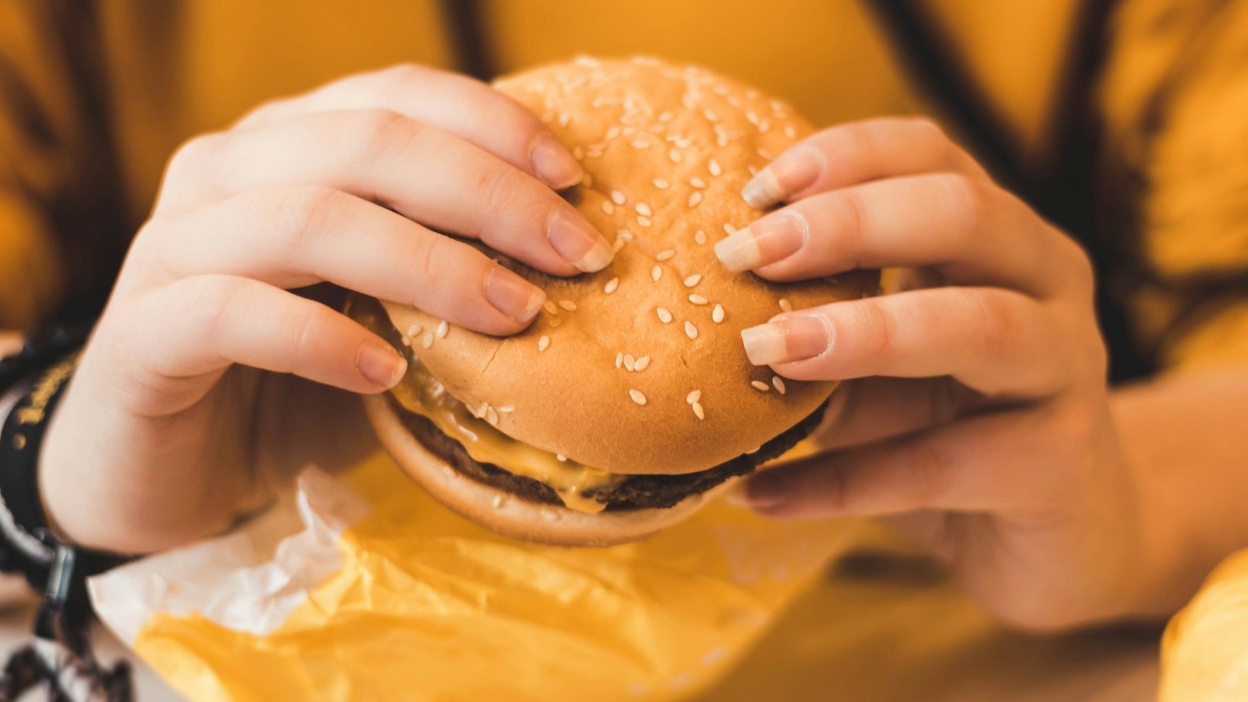 Pēc vērienīgas atjaunošanas "McDonald's" Gunāra Astras ielā atkal gaidīs burgermīļus