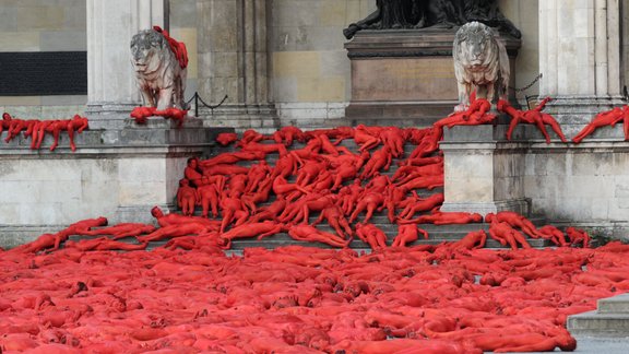 Installation by Spencer Tunick in Munich