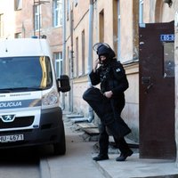 Полиция задержала в Латвии 110 китайских телефонных мошенников