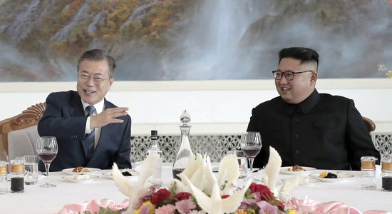 Dienvidkorejas prezidents pēdējos mēnešus amatā sola veltīt diplomātisko attiecību uzlabošanai ar Phenjanu