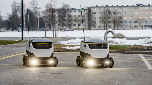 igauņu piegādes roboti "Starship"