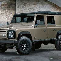 'Land Rover Defender' speciālā versijā 'X-Tech'