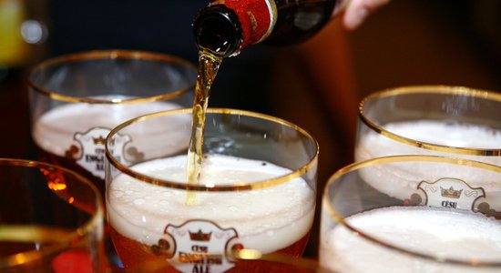 'Cēsu alus' sāk ražot vīgriežu, kadiķu un brūkleņu alu