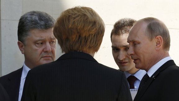 Petro Poroshenko and Vladimir Putin