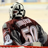 Gudļevskis atvaira 38 metienus AHL spēlē