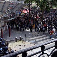 Pēc vardarbīgajiem protestiem Parīzē Olands draud aizliegt demonstrācijas