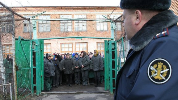 Pēc Trampa sūtņa ierašanās Krievija atbrīvojusi ieslodzītu ASV pilsoni