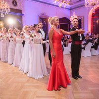 ФОТО: Наряды гостей на "Рижском балу 2018"