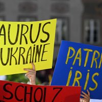 Lielbritānija mudina Vāciju nodrošināt Ukrainai raķetes 'Taurus', ziņo avoti