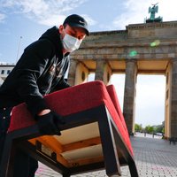 Хроника пандемии: в Берлине ужесточают масочный режим