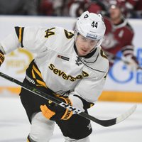 Ar Kuldas piespēli nepietiek 'Severstaļ' uzvarai KHL čempionātā