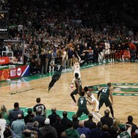 Video: Jangs ar 'ledus aukstu' metienu pagarina sēriju pret 'Celtics'