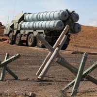 Mediji: krievu raķetes Sīrija varētu saņemt tikai rudenī