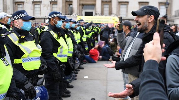 Londona, protesti, Covid-19, policija, covid-dissidenti